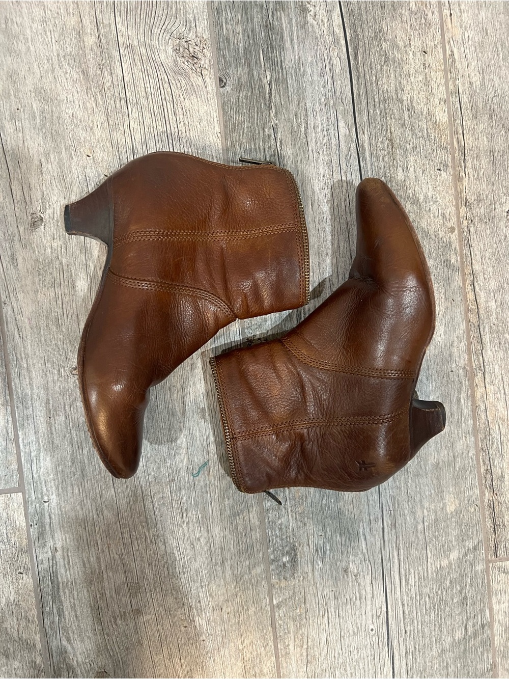 Frye Steffi Zip Short Leather Ankle Boots Brown 6.5M Western Kitten Heel Booties